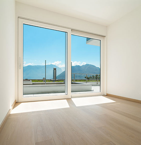 Puertas de aluminio y PVC en Málaga. Persianas Mediterráneo